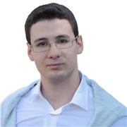 Diplomato in Liceo Scientifico, attualmente studente di Ingegneria Aerospaziale